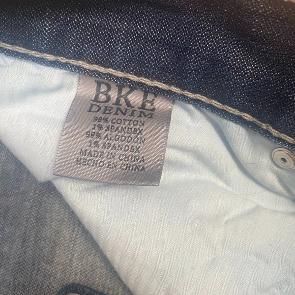 Buckle Jeans - Picture 4 of 4